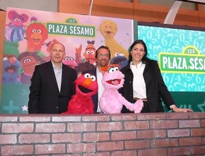 directivos plaza sesamo y televisa consumer products