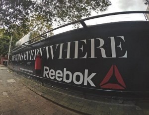 Reebok usa valla publicitaria para crear un gym urbano 1 gym-urbano-reebok2