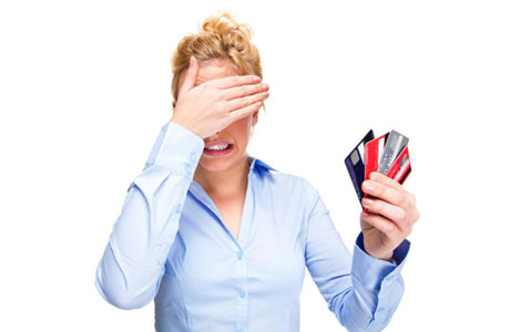 5 errores que te mantienen endeudado con tu tarjeta de crédito Tarjeta de crédito