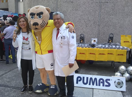 Pumas y DHL en Hospital Juárez