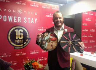 Avon lanza nuevos Labiales Líquidos Mate Power Stay de larga duración labial líquido mate Power Stay