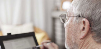 acercar la tecnología a adultos mayores