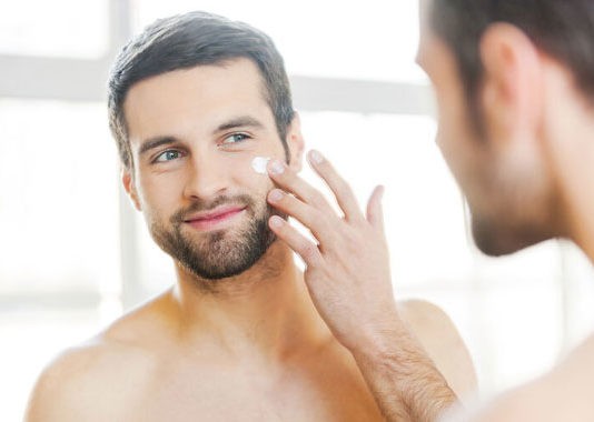 ¿Por qué es importante que los hombres hidraten su piel? hidratación piel masculina