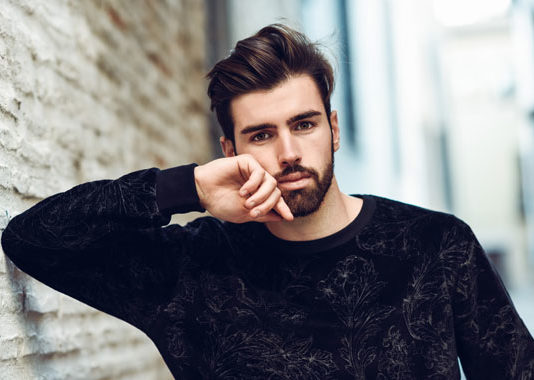 barba y bigote en hombres