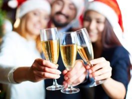 Consejos para celebrar las fiestas decembrinas de manera responsable alcohol en fiestas de Navidad