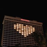 Hoteles Marriott se iluminan para dar un mensaje de esperanza 6 Sheraton Grand Rio Hotel Resort 1 Brasil