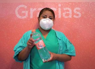 Bonafont lanza botellas mensajeras para agradecer al personal médico botellas mensajeras Bonafont