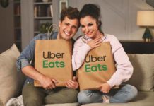 Diego Boneta y Martha Higareda en Uber Eats