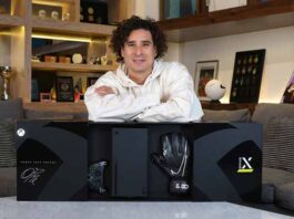Memo Ochoa celebra el lanzamiento del Xbox Series X|S Memo Ochoa Xbox Series X