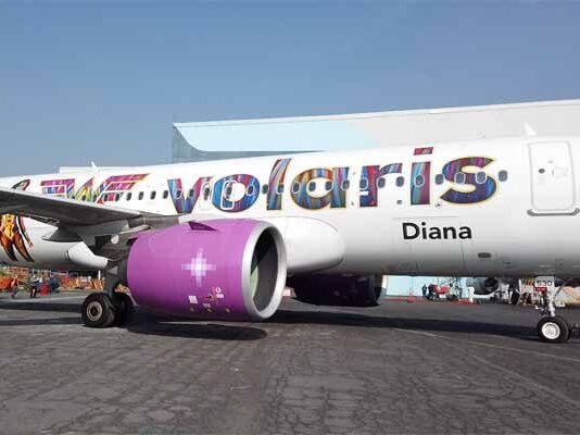 avión Volaris Wonder Woman