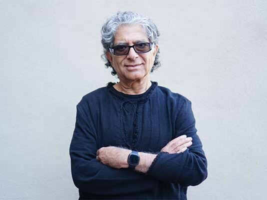 alianza Fitbit Deepak Chopra