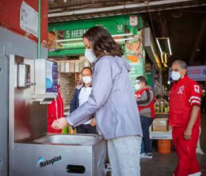 alianza Rotoplas y Harpic