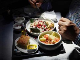 Aeroméxico y El Palacio de Hierro llevan chiles en nogada a las alturas chiles en nogada Aeroméxico