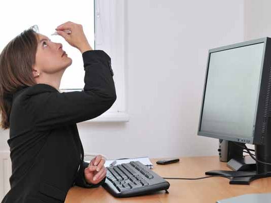 síndrome de ojo seco en trabajadores
