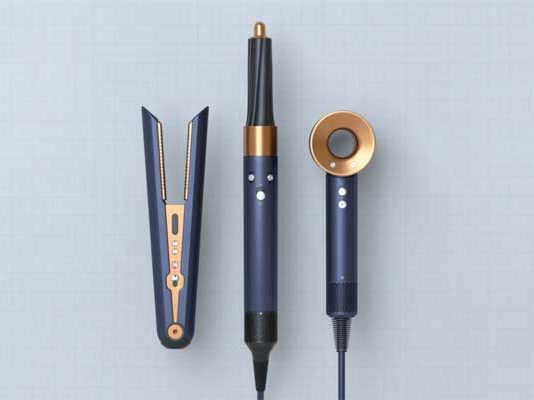 Dyson presenta colores especiales en productos para el cabello en esta Navidad productos para el cabello Dyson azul prusiano