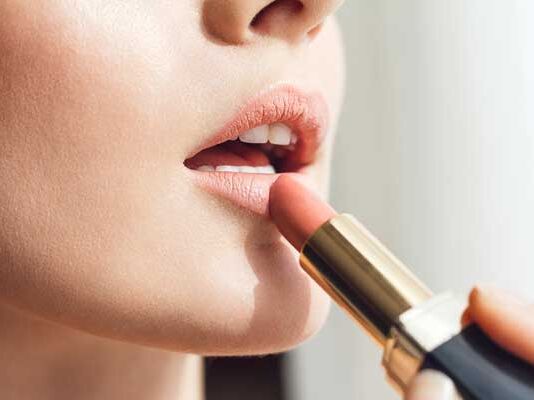 Guía para comprar el tono de lipstick ideal según tu color de piel cómo elegir el lipstick ideal