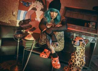 colección Karol G X Crocs