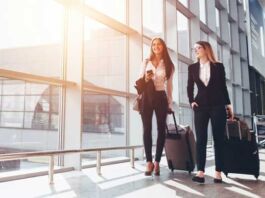 cómo viajan mujeres de negocios