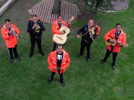 Solicita mariachis a través de Rappi para celebrar a mamá contratar mariachis en Rappi