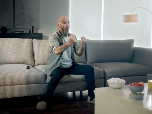 Samsung lanza campaña con Luis García para sus pantallas Neo QLED 2022 campaña Samsung Neo QLED 2022
