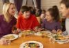 Padres mexicanos prefieren las comidas y cenas para disfrutar a su familia importancia de compartir comidas y cenas en familia