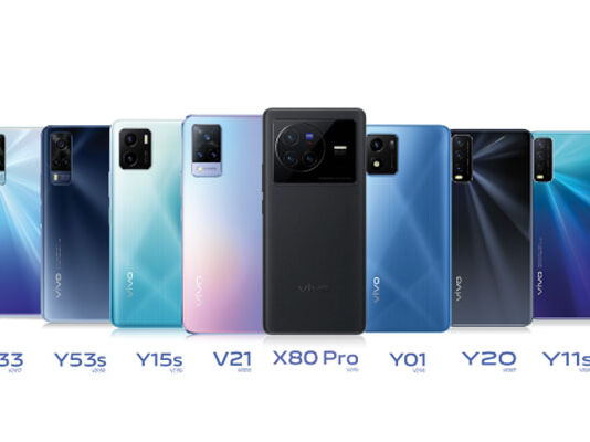 vivo celebra un año en México