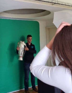 experiencia Strendus con trofeo de LaLiga