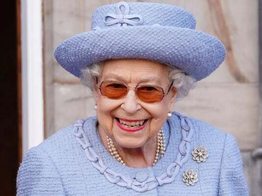 3 grandes enseñanzas de liderazgo que nos dejó la reina Isabel II liderazgo reina Isabel II