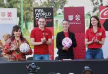 El Trofeo Original de la Copa Mundial de la FIFA llega a Utopía Meyehualco trofeo Copa Mundial en Iztapalapa