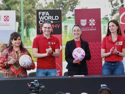trofeo Copa Mundial en Iztapalapa