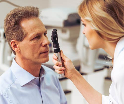 Oftalmólogo diagnóstico catarata