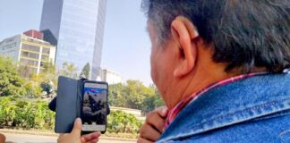 experiencia de realidad aumentada Navidad At&T