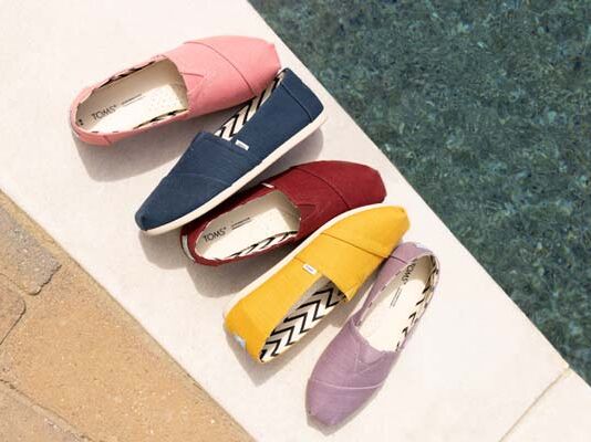 Toms estrena en México su nueva colección Primavera-Verano 2023