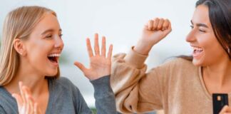 mujeres con cuenta bancaria