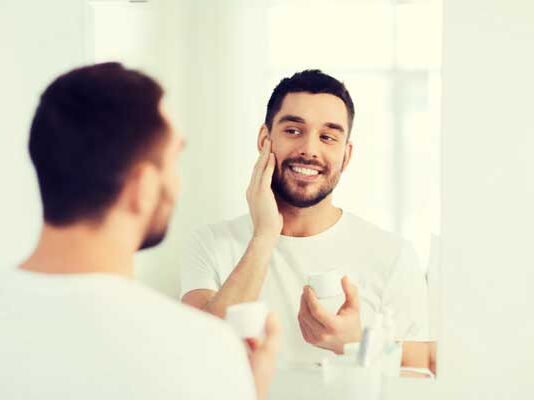 Productos básicos para el cuidado de la piel de tu papá productos cuidado de la piel papá
