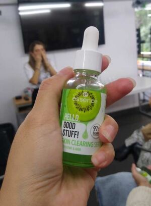 suero facial de essence