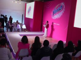 Pasarela de moda responsable concientiza sobre el desperdicio textil pasarela de moda responsable Vanish