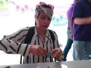 Laboratorio de Vacunas en Universum