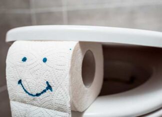 baños higiénicamente limpios Harpic