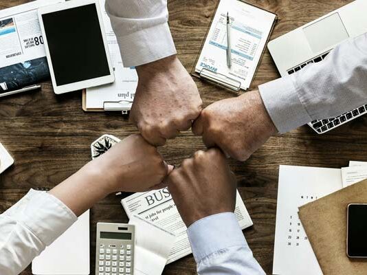 10 características que distinguen a un equipo de trabajo ganador características equipo de trabajo