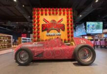 Arte huichol de César Menchaca se exhibe en Sport & Chips arte César Menchaca en Sport & Chips