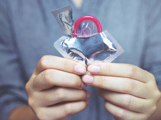 edad de jóvenes que compran condones