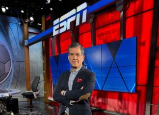 Javier Alarcón llega a la mesa de análisis de ESPN Javier Alarcón en ESPN
