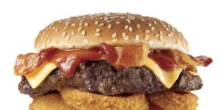 hamburguesas 2x1 Carl's Bisiesto Day