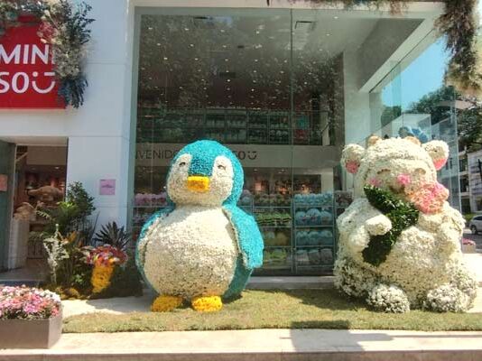 Miniso Masaryk enamora con sus icónicos personajes en Festival Polanco en Flores tienda Miniso Masaryk