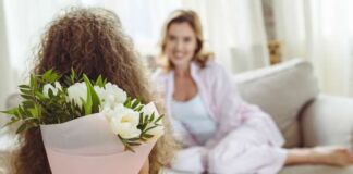 por qué regalar flores a mamá