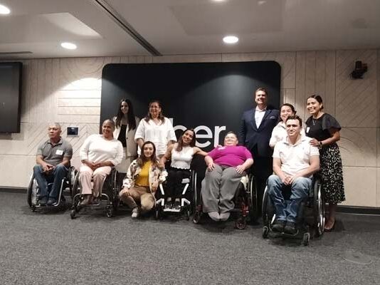 Uber apoya a paratletas París 2024