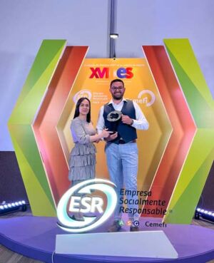 Distintivo ESR 2024 Alfaparf Milano