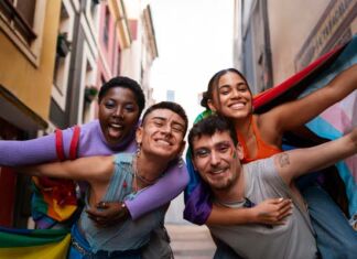 Cómo celebrar el Día del Orgullo más allá del Rainbow Washing qué es rainbow washing