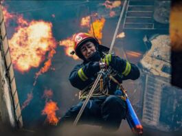 Sismo Magnitud 9.5 aplaude la valentía de los bomberos que salvan vidas estreno Sismo Magnitud 9.5